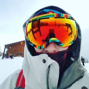 Meet your Posher, Devin